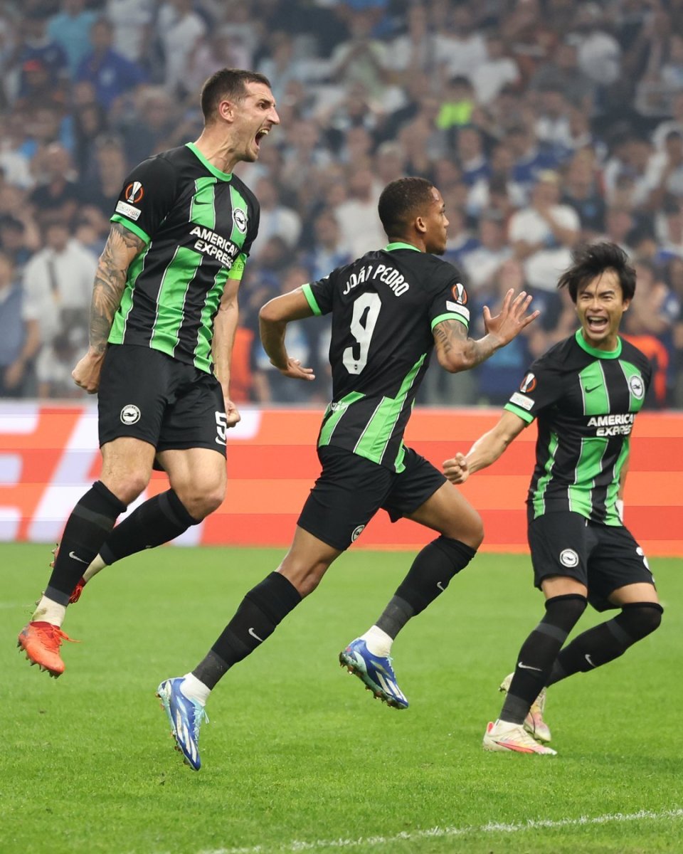 利物浦大胜巴黎，锁定晋级八强席位