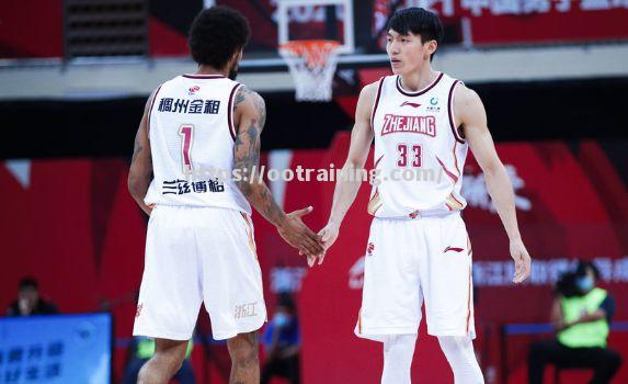 广东宏远险胜北京首钢，总决赛火爆开幕引众多球迷热议