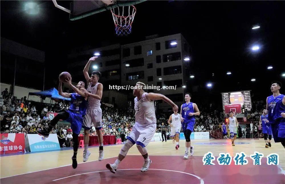 外援大战国内球星，篮球赛场火爆开启