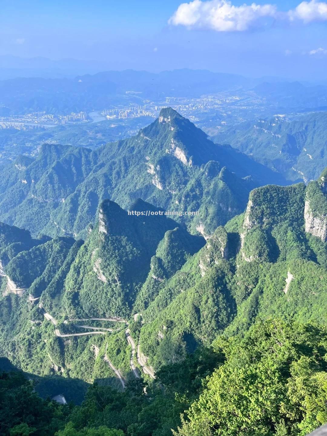 九月凤凰城队状态复苏，新赛季目标定格于高空之上