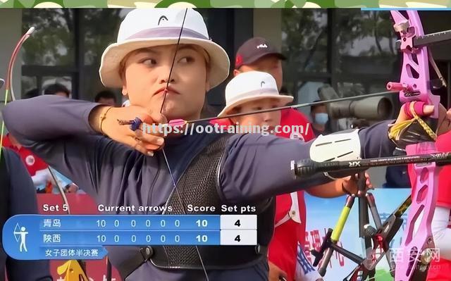 法国女子射箭运动员表现出色摘金