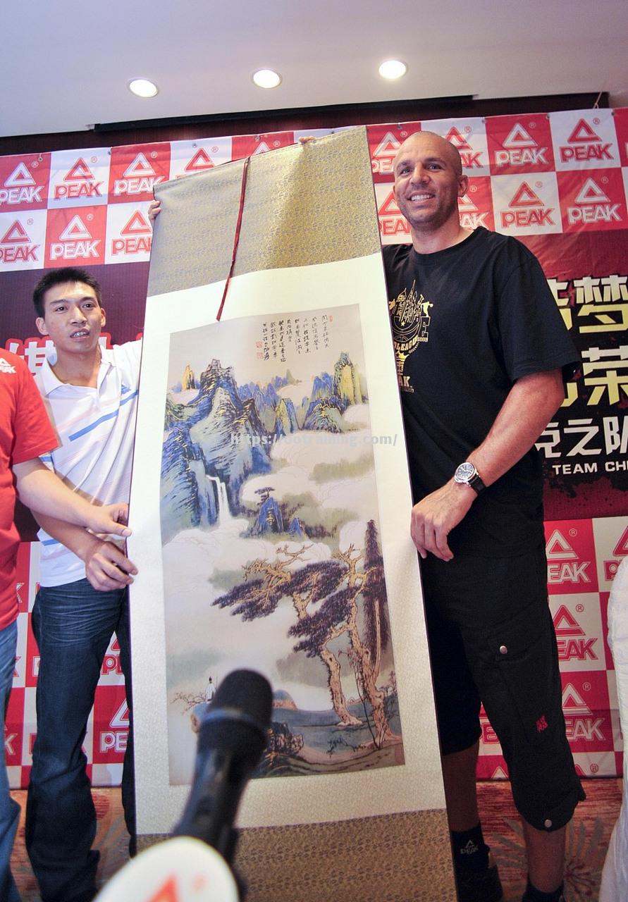 火箭逆转湖人收获连胜续写辉煌