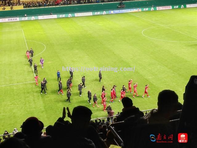 广州足球俱乐部抢先夺冠，精彩回放
