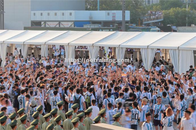 足球联赛中一幕幕精彩时刻让人心潮澎湃