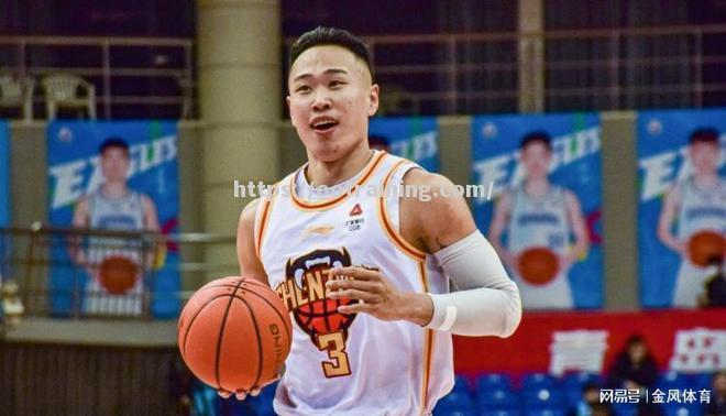 深圳队后卫出色发挥，锁定守门