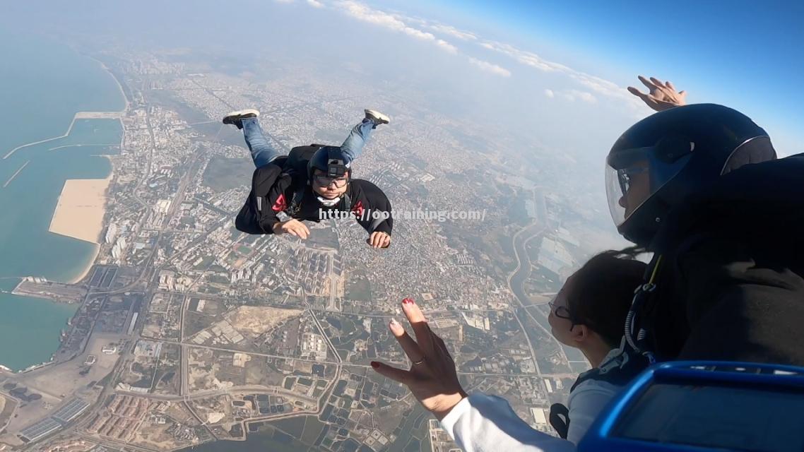 高空挑战！攀岩项目选手势不可挡