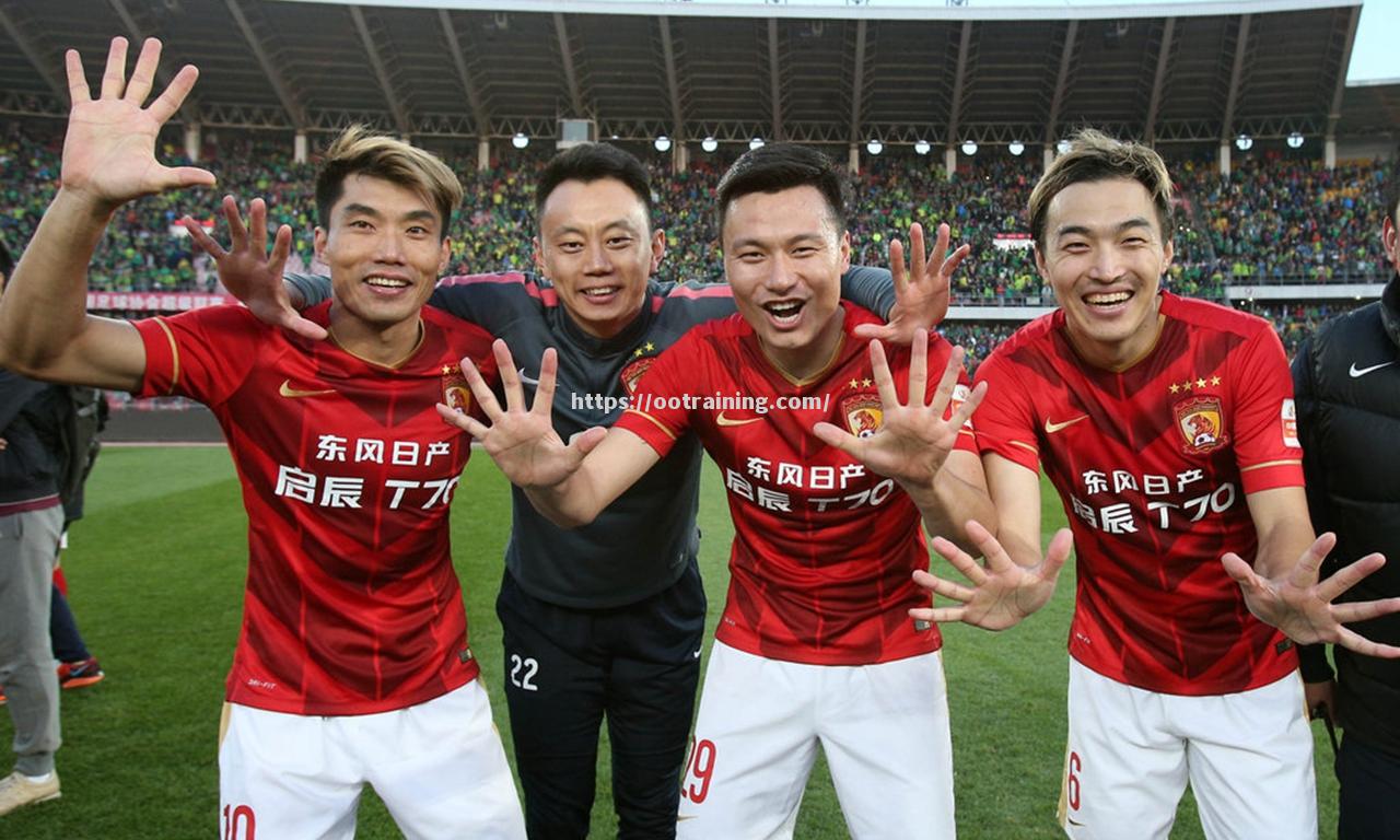 上海绿地申花战平广州恒大，继续领跑中超